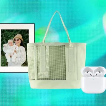 Best Gifts for Mom (2026): E-Readers, Digital Wall Calendar, Smart Bird Feeders